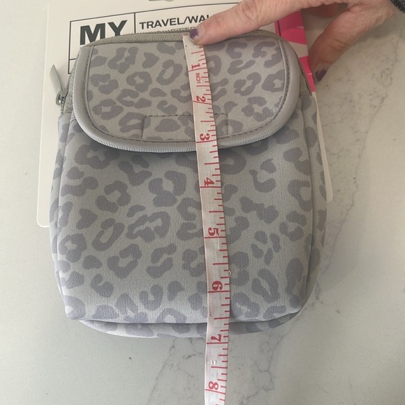 🤩HOST PICK🤩 NWT belt bag / Fanny pack - Picture 5 of 7